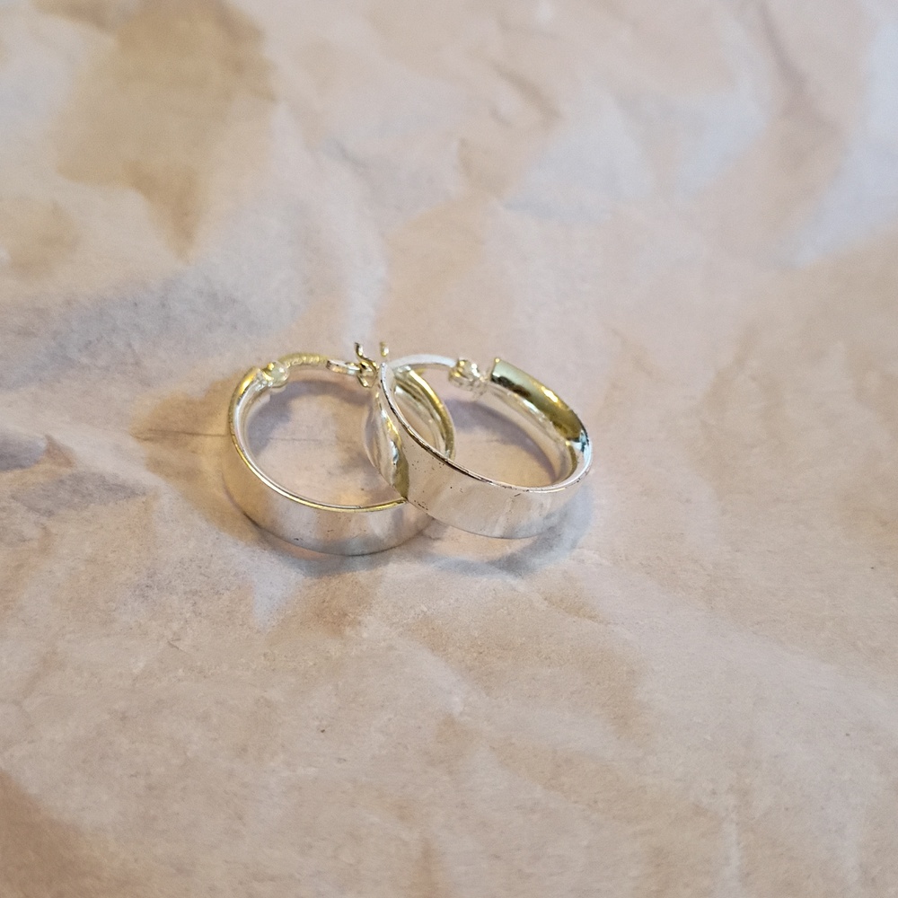 Classic Silver Hoop Earrings with Single Accent Stone - Women Jewelry - Picture 4 of 4